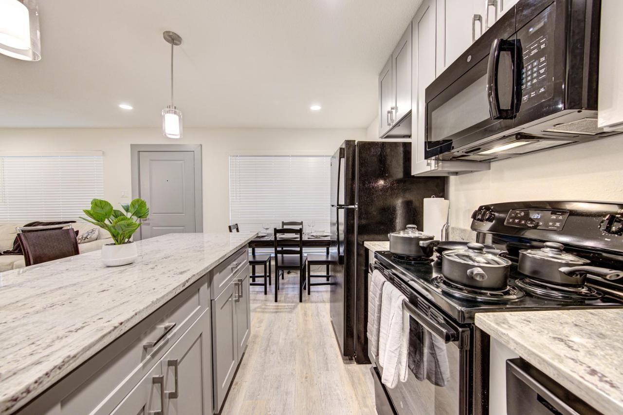Trendy Midtown Apt, Walk To Shops & Sites, Pets Ok Хюстън Екстериор снимка
