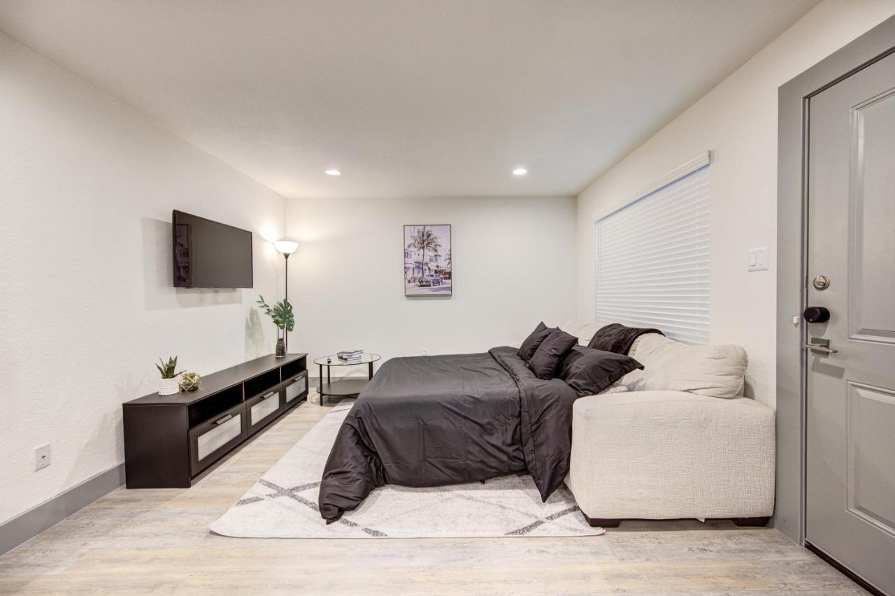 Trendy Midtown Apt, Walk To Shops & Sites, Pets Ok Хюстън Екстериор снимка