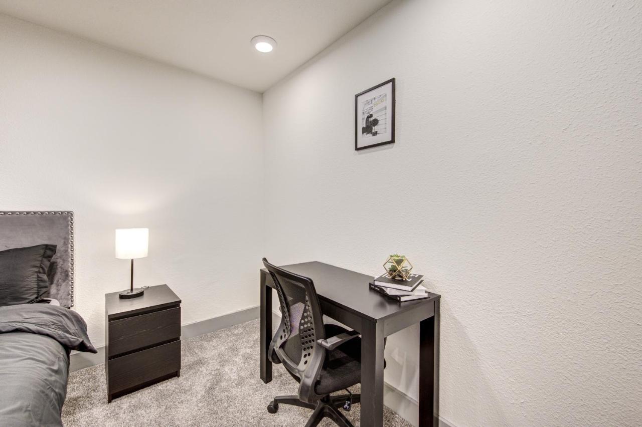 Trendy Midtown Apt, Walk To Shops & Sites, Pets Ok Хюстън Екстериор снимка
