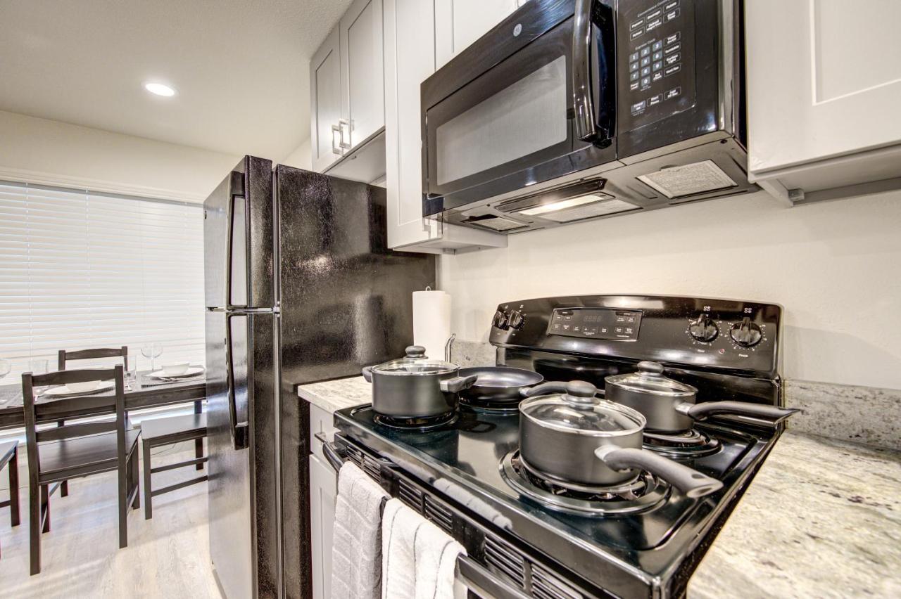Trendy Midtown Apt, Walk To Shops & Sites, Pets Ok Хюстън Екстериор снимка