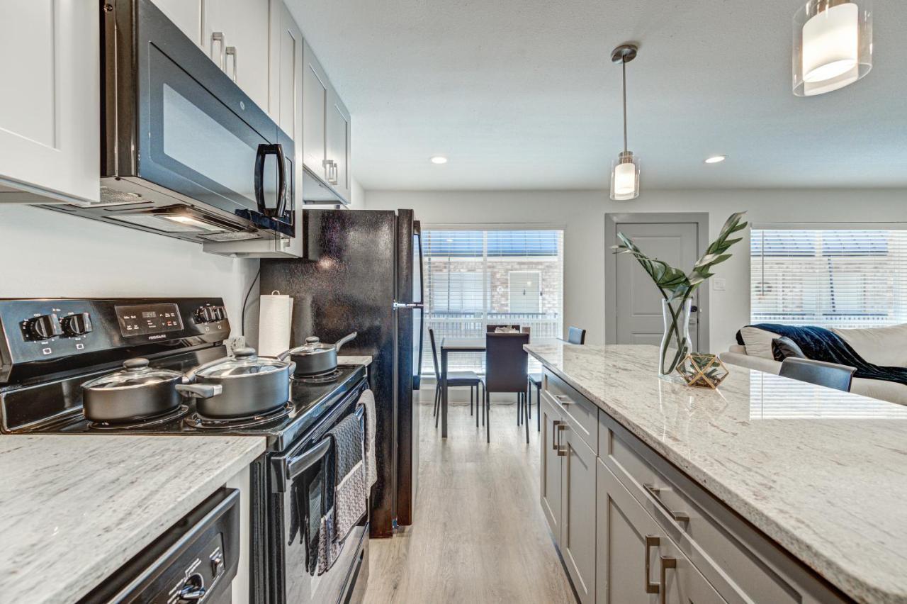 Trendy Midtown Apt, Walk To Shops & Sites, Pets Ok Хюстън Екстериор снимка