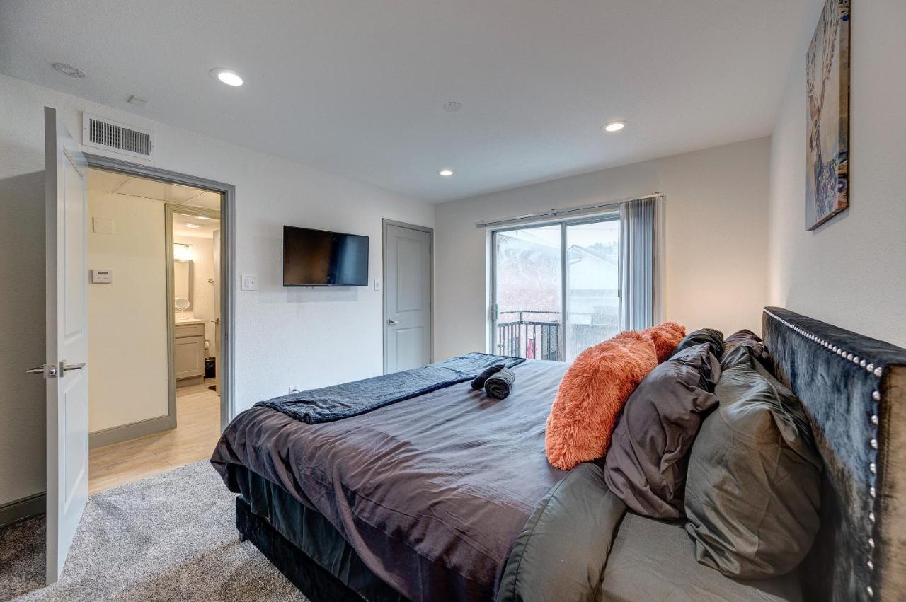 Trendy Midtown Apt, Walk To Shops & Sites, Pets Ok Хюстън Екстериор снимка