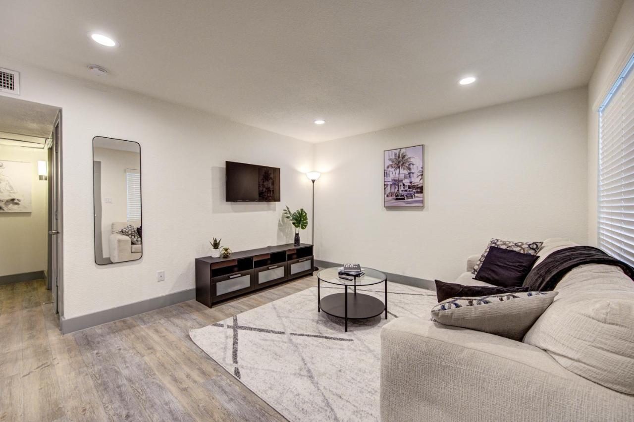 Trendy Midtown Apt, Walk To Shops & Sites, Pets Ok Хюстън Екстериор снимка