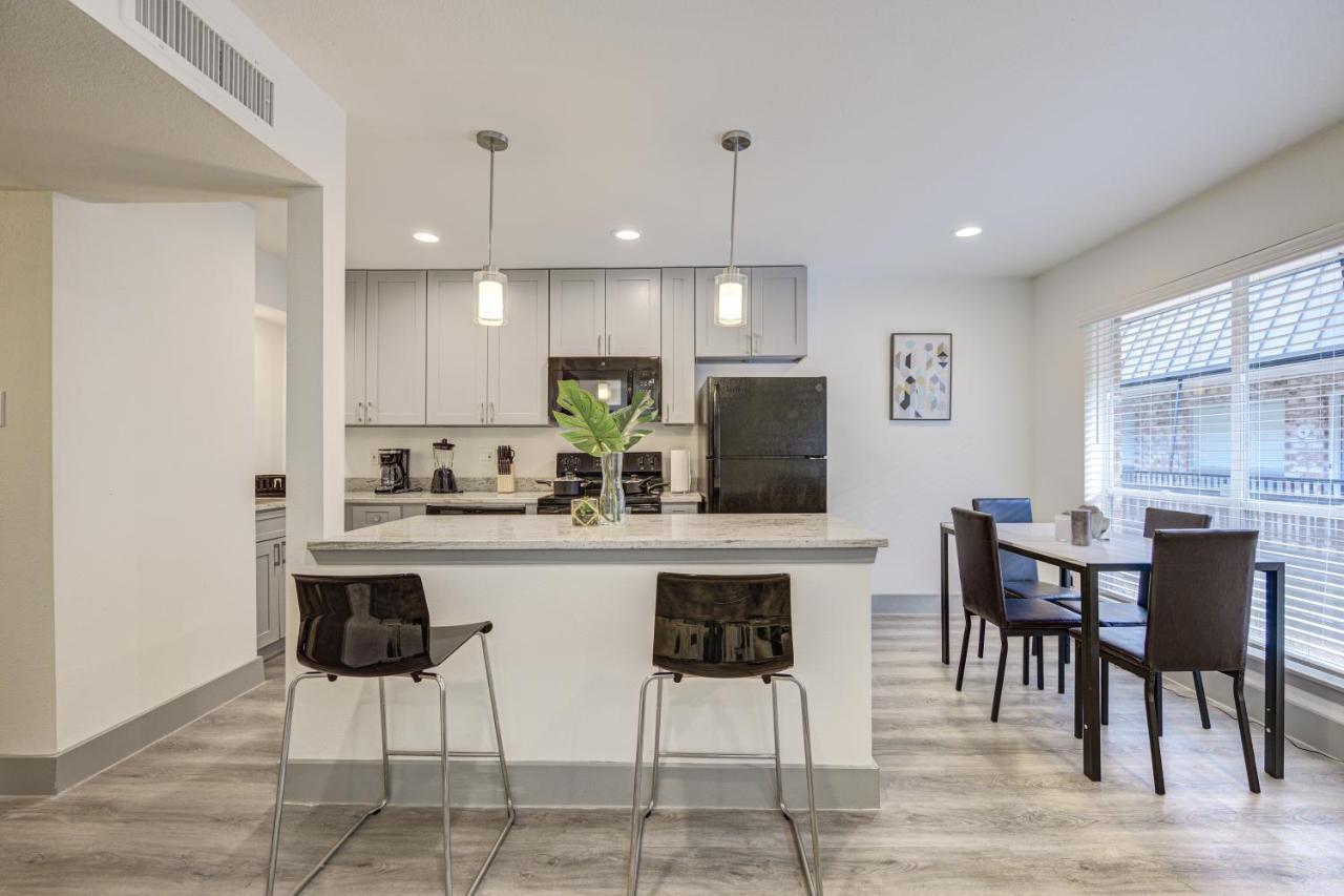 Trendy Midtown Apt, Walk To Shops & Sites, Pets Ok Хюстън Екстериор снимка