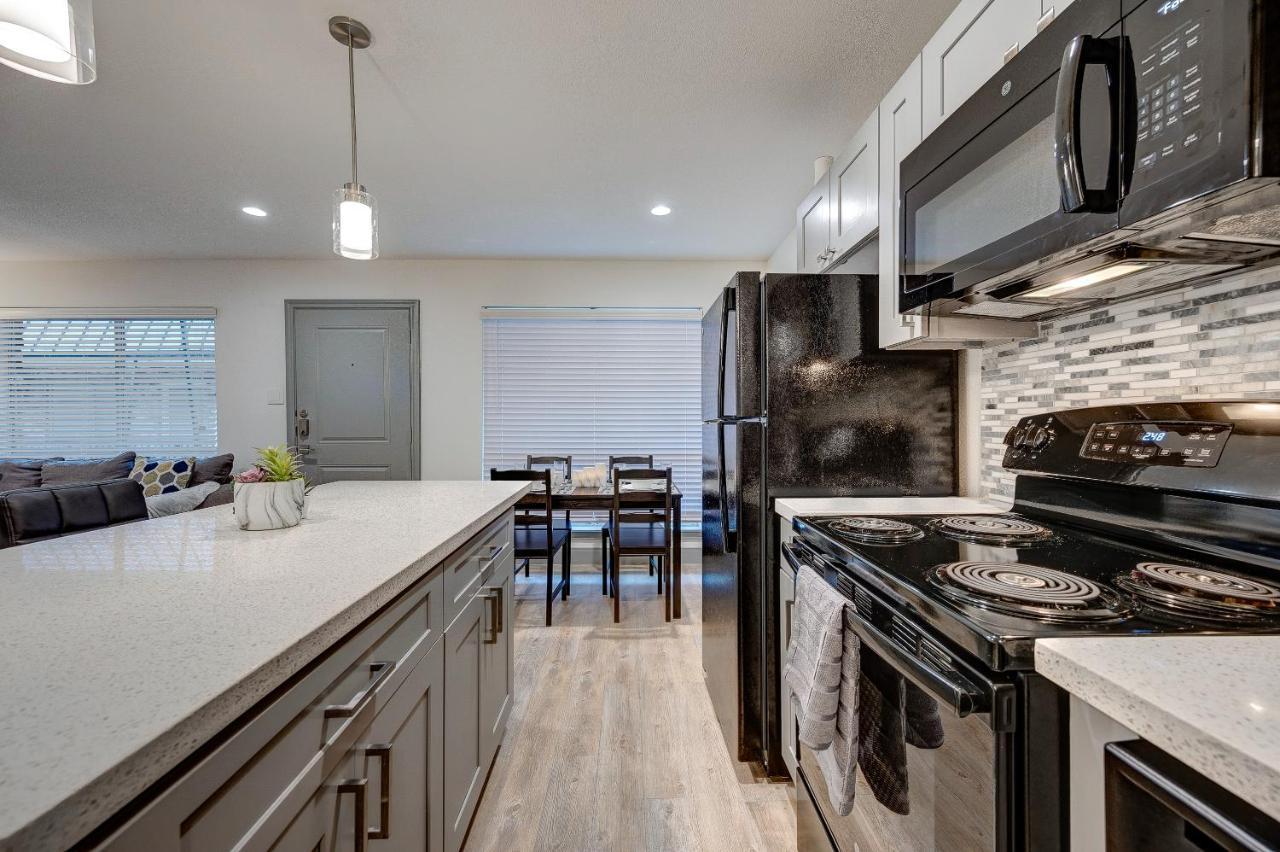 Trendy Midtown Apt, Walk To Shops & Sites, Pets Ok Хюстън Екстериор снимка