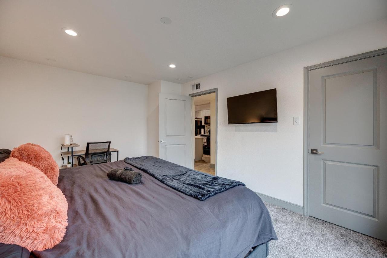 Trendy Midtown Apt, Walk To Shops & Sites, Pets Ok Хюстън Екстериор снимка