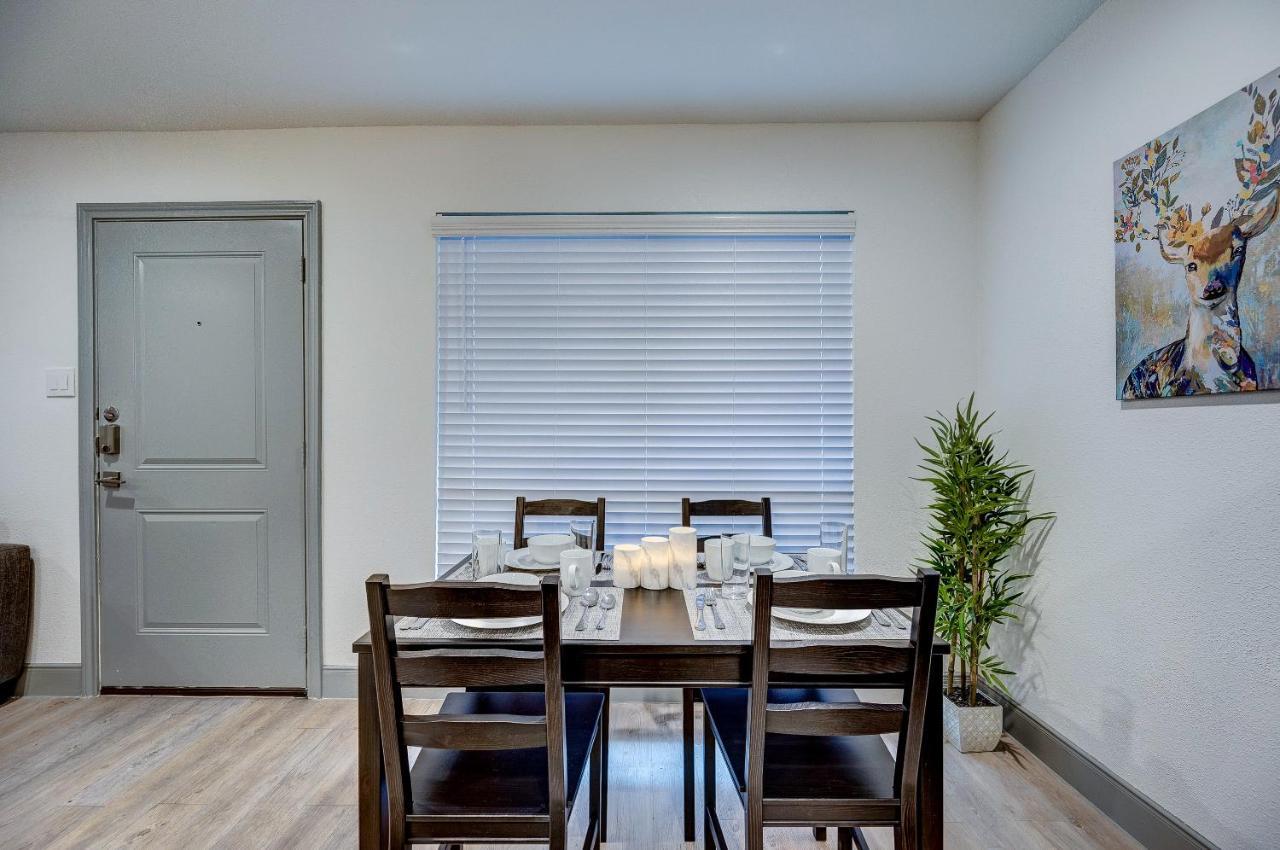 Trendy Midtown Apt, Walk To Shops & Sites, Pets Ok Хюстън Екстериор снимка