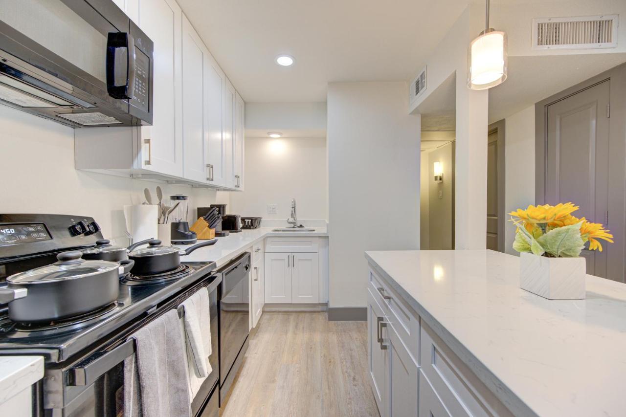 Trendy Midtown Apt, Walk To Shops & Sites, Pets Ok Хюстън Екстериор снимка