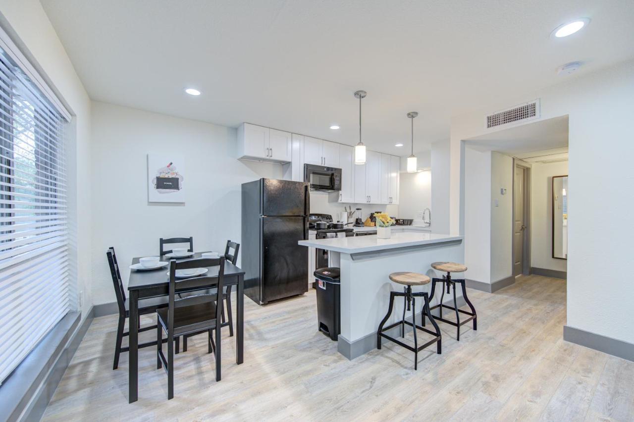 Trendy Midtown Apt, Walk To Shops & Sites, Pets Ok Хюстън Екстериор снимка