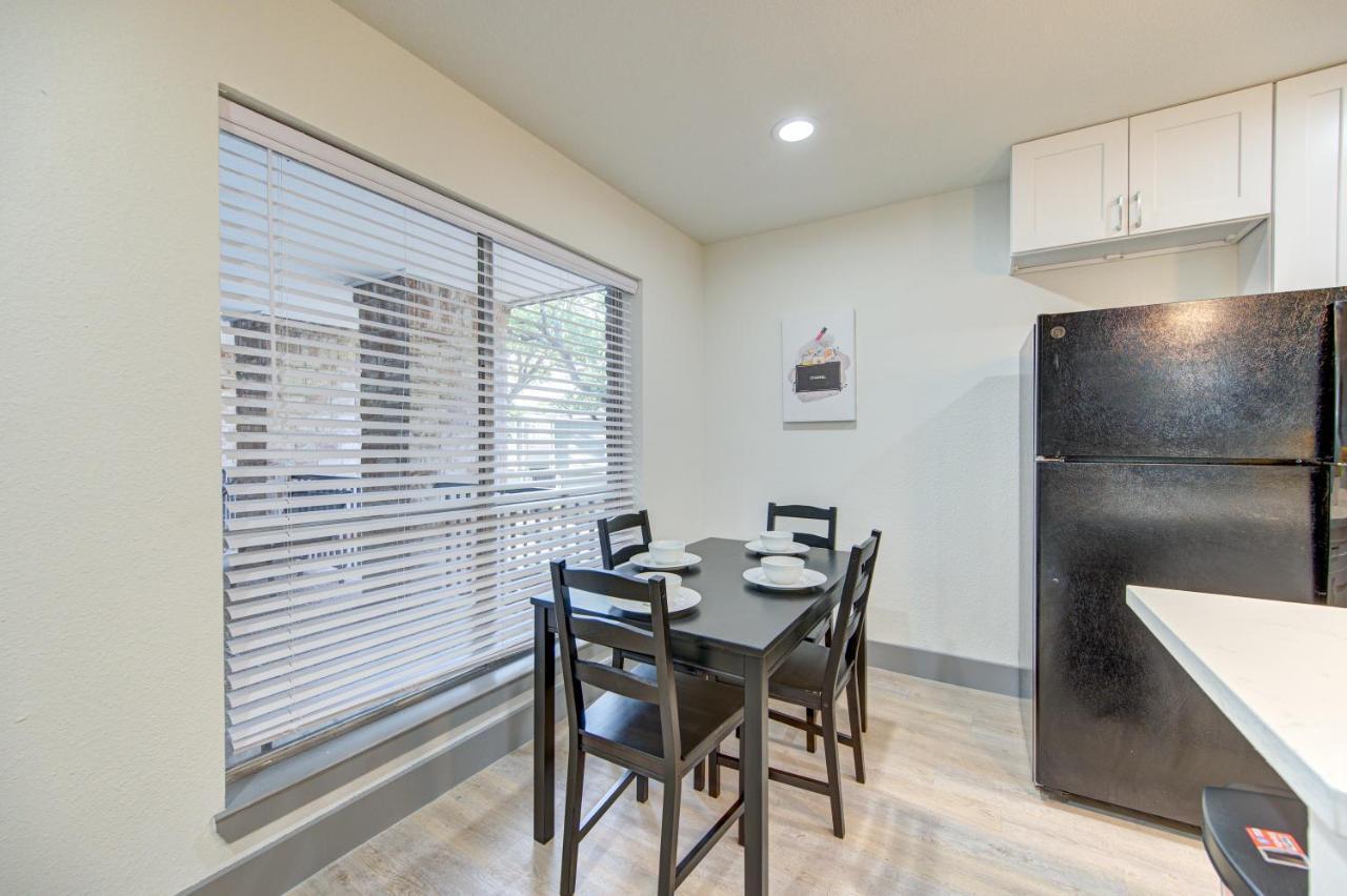 Trendy Midtown Apt, Walk To Shops & Sites, Pets Ok Хюстън Екстериор снимка